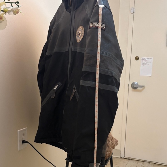 Napapijri Black and Gray Ski Jacket Size L - Picture 9 of 16